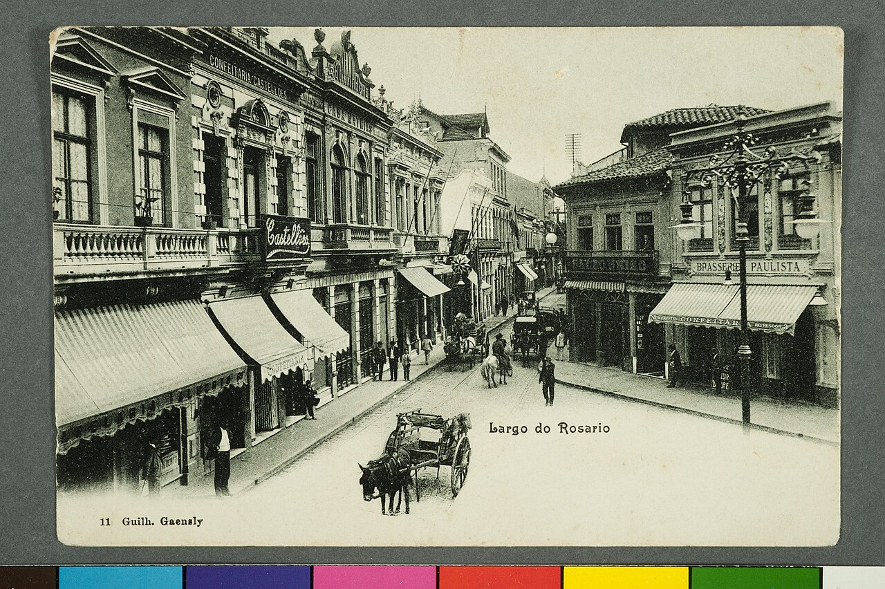 Comércio, confeitarias e circulação no centro antigo